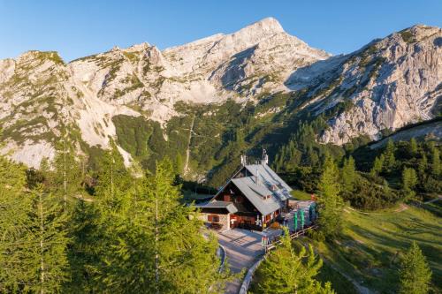 Studor House | Poštarski dom on Vršič
