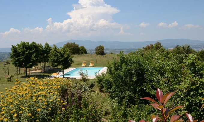 Po' Bandino Cabin | Po'del Vento 3 overlook Chiana Valley between Umbria and Tuscany, in a huge park