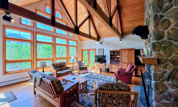 Franconia House | PO Private home across from Cannon! Stunning patio w/fire pit, gorgeous fireplace!