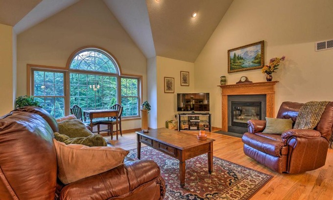Gouldsboro House | Pocono Mountain Home with 3 Community Lakes!