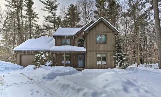 Pocono Pines House | Pocono Mountains Lake Naomi - Pocono Pines, PA renovated luxury design house