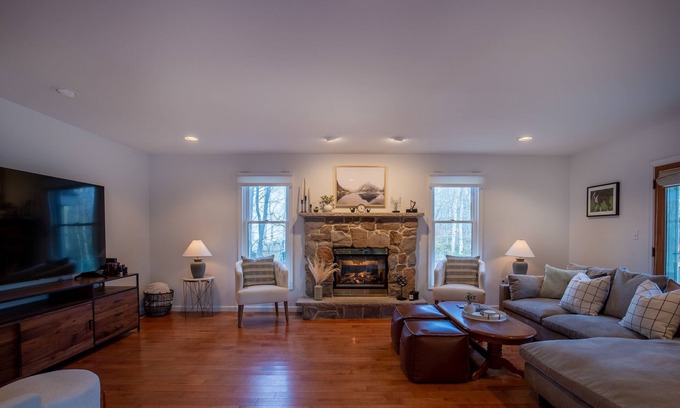 Reeders House | Pocono Mountains Resort Like Home, Peaceful, Relaxing, Close To All Amenities