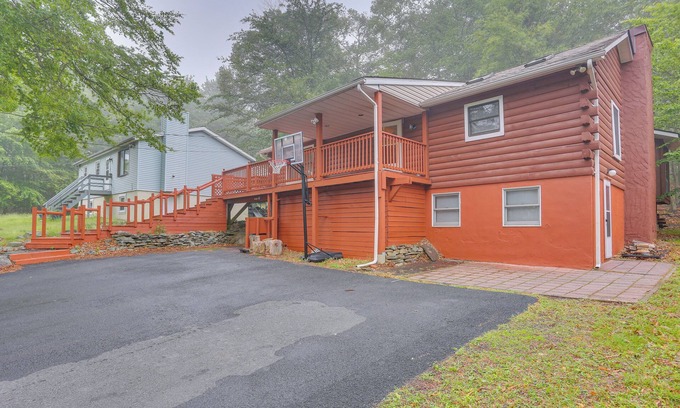 Tobyhanna Cabin | Pocono Vacation Rental with Game Room!