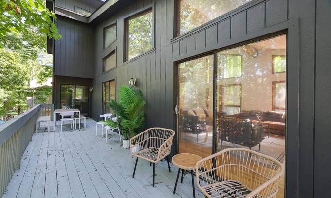 East Stroudsburg Ski Chalet | Poconos Chalet w/private hot tub, game room, projector, lakes, pools, tennis