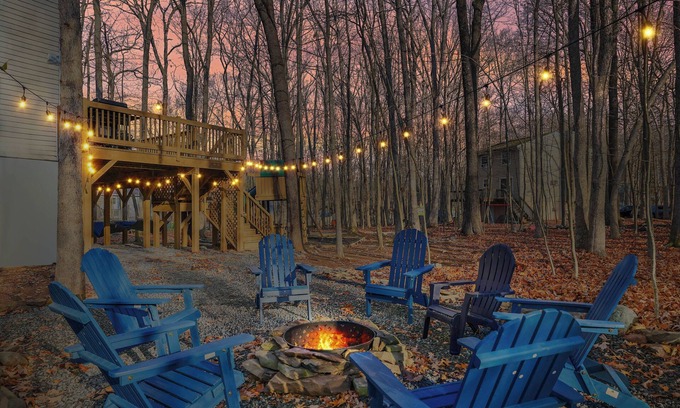 East Stroudsburg House | Poconos Family Retreat: Hot Tub/Fire Pit/Lake/Ski