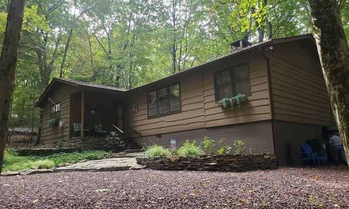 Lake Harmony Cabin | Poconos Lake Harmony fall is the most beautiful season in the mountains!nnnn