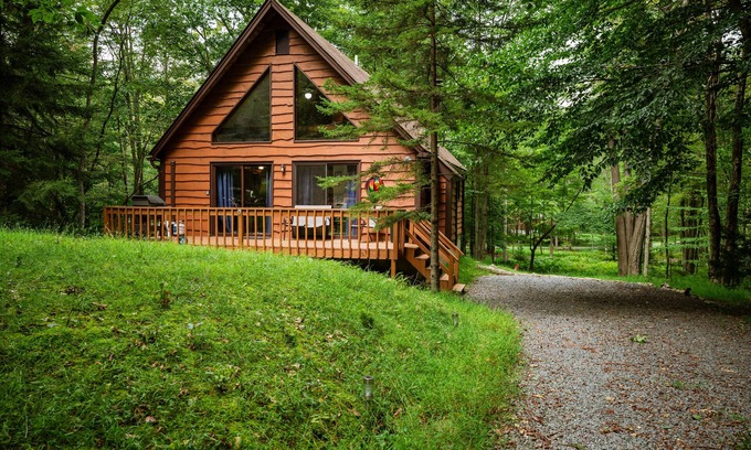 Pocono Lake Cabin | Poconos Retreat: Hot Tub, Game Room, Lakes, Beaches & Family Fun