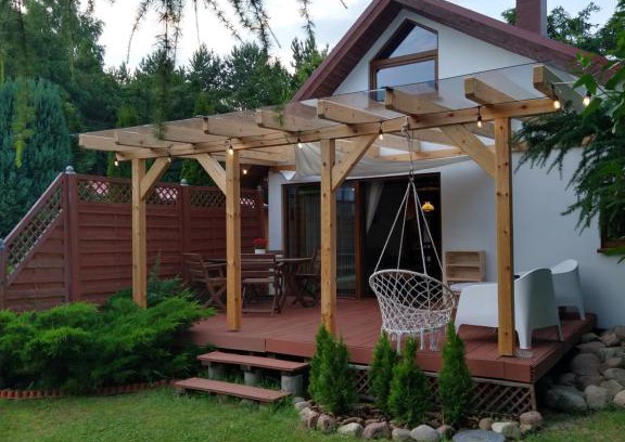 gmina Wolin House | "Pod Świerkami" domek letniskowy Kubuś 2 Wisełka-Domek z kominkiem- 3 sypialnie, salon, kuchnia