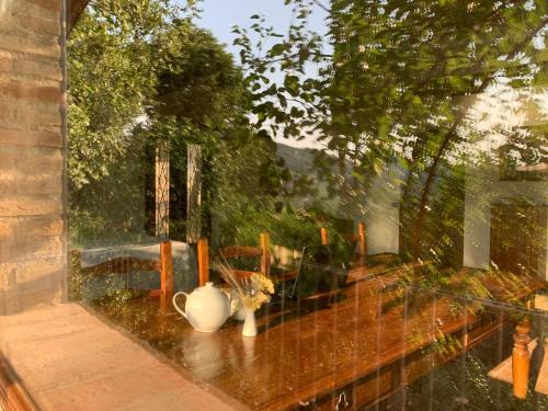 Urbino House | Poetic glass house in the countryside