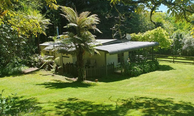 North Island Villa | Poihipi Farm Stay