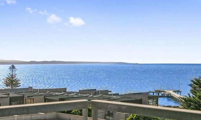 Lorne Apartment | Point Grey Apartment 16