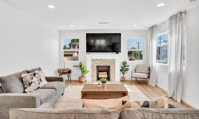 Loma Portal House | Point Loma Revival Su