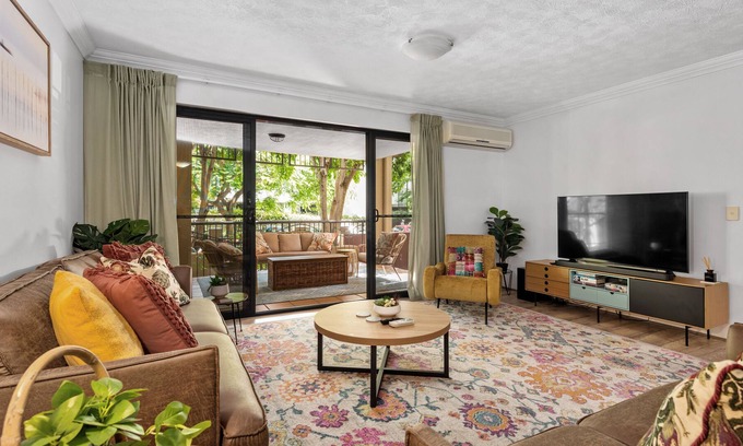Teneriffe Apartment | Point Peninsula! ~ 2Bed/2Bath/Car/Pool ~ Teneriffe