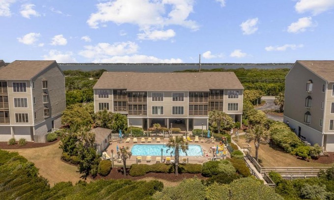 Pine Knoll Shores House | Point Prospect Shores