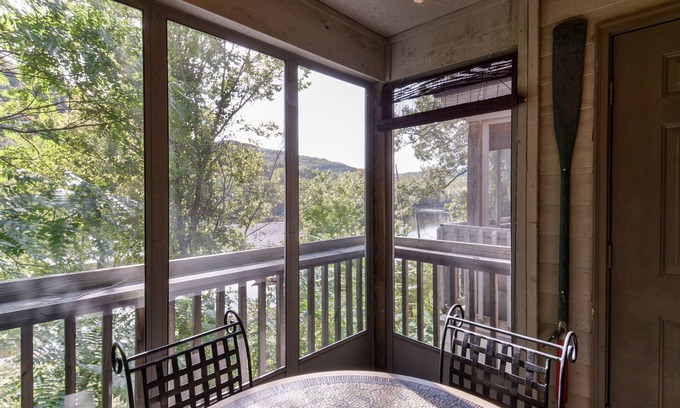 Table Rock Condo | Pointe Royale, lake front