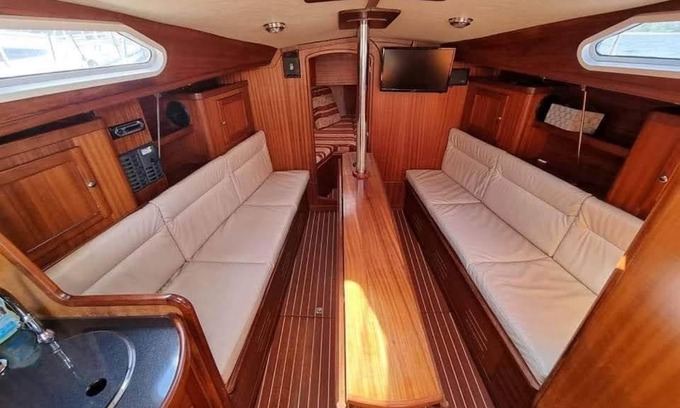 Solina Boat Rental | Pokój na Jachcie Pesaro