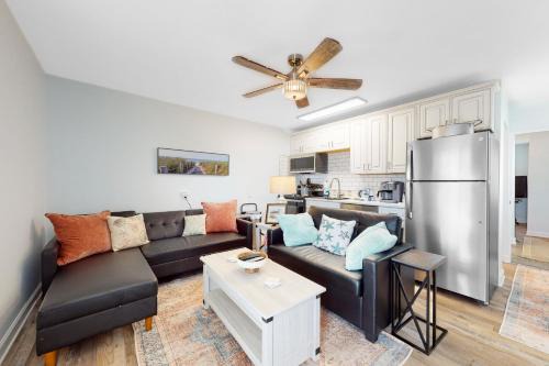 Atlantic Beach Apartment | Polay-Polay