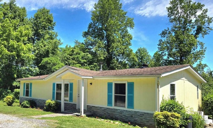 Rocky Top House | Pollyanna Ridge, is near Norris Lake, Norris Dam St Pk & Windrock ATV trails