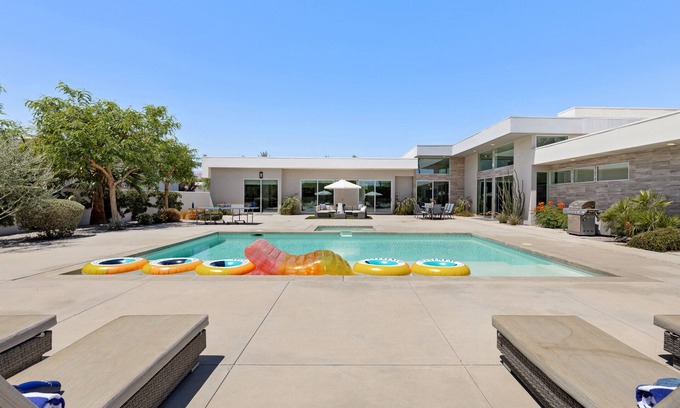 La Quinta Villa | Polo Villa 9 by Avantstay Backyard w/ Putting Green, Pool & Spa 5 BDR 260312
