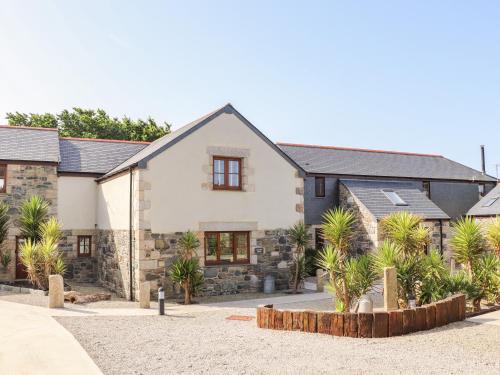 Cury House | Polurrian House