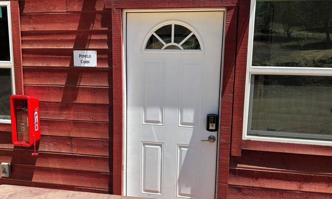 Fallbrook Cabin | Pomelo Cabin @ Vinyard Winery, 6 Adults, 2 Kids, Wifi, AC, Fallbrook