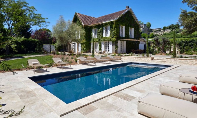 Saint-Emilion House | Pomœria : A luxury villa, hidden garden and pool in the village of Saint-Émilion