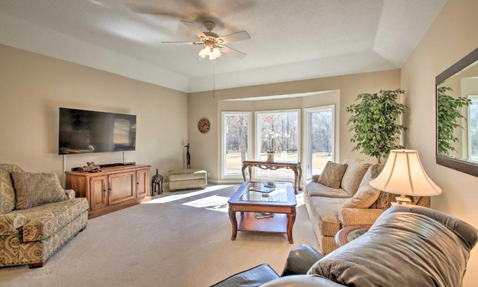 Hot Springs Village House | Ponce de Leon Golf Course Home on 12th Green!
