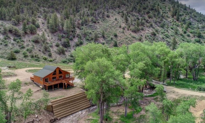 Salida House | Poncha Creek Mountain Lodge, near Monarch Mtn
