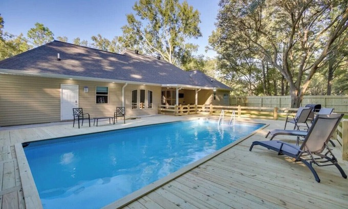 Robert House | Ponchatoula - Robert Oasis with Pool & Game Room