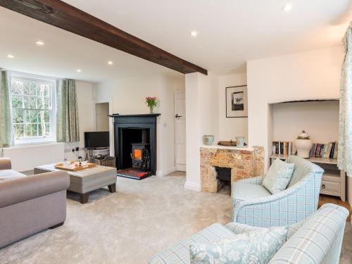 New Forest District House | Pond Cottage