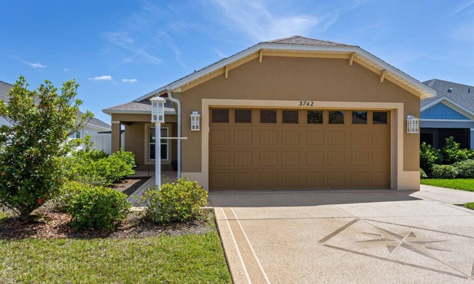 Wildwood Villa | Pondside Leffers Escape (Fenney)