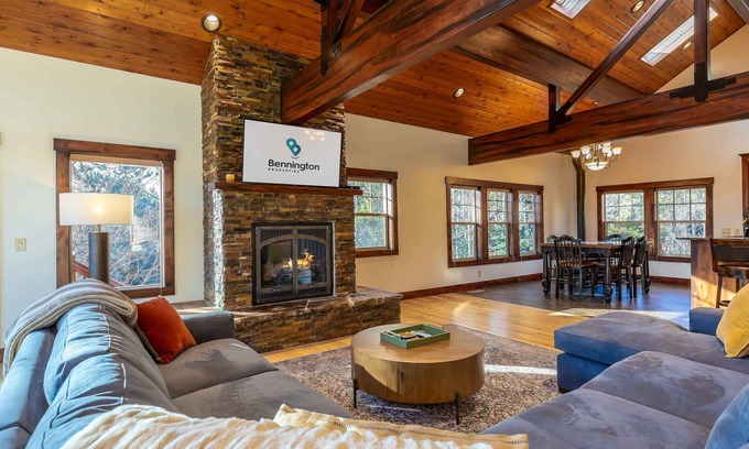 Three Rivers House | PONY47 - Stunning River Front Home, Community Pool