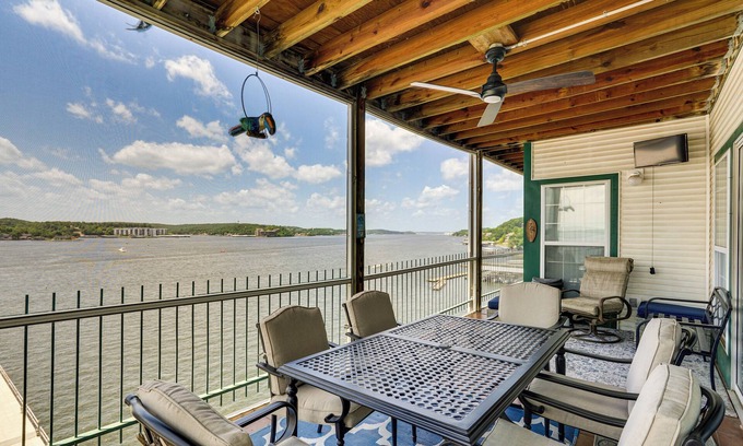 Lakeland Condo | Pool Access at Waterfront Lake Ozarks Rental!