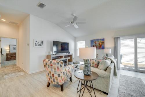 Wildwood House | Pool Access, Patio and Grill Sunny Florida Escape!