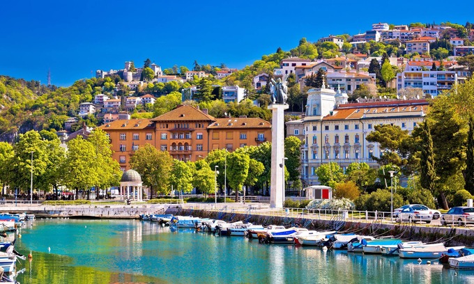 Rijeka Apartment | Pool And Garden Apartment Happy Sound