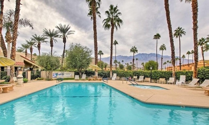 Palm Springs Apartment | Pool and Hot Tub Access Modern Palm Springs Condo