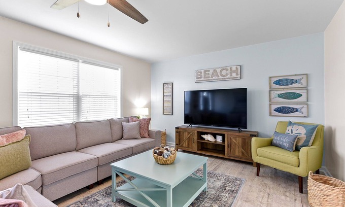 Milton House | Pool Available through 9/28! Cozy Beach Vibes - Steps from Fall Fun