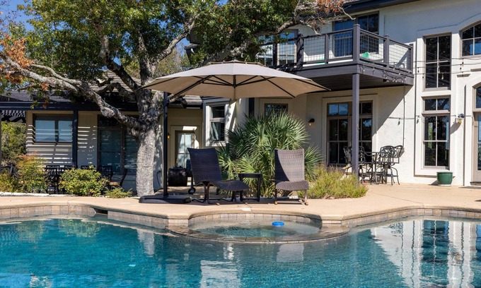 Glenlake House | Pool + Cabana + Amazing Views - Picturesque Point