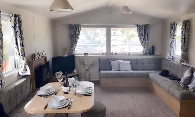 Paignton Cottage | Pool-garden-2br-parking-wifi-sleeps6