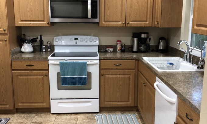 Lake Sarasota House | Pool home in Sarasota, city of Siesta Key beaches