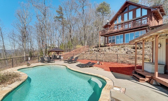 Helen Cabin | Pool, Hot Tub & Mountain Views: Cleveland Cabin