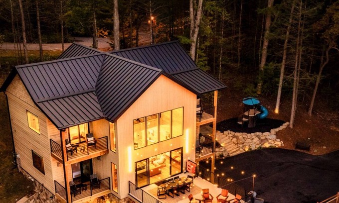 Pittman Center Cabin | POOL, Hot Tub, Theater, Game Room, Fire Pit - Sanctuary at Kettle Creek