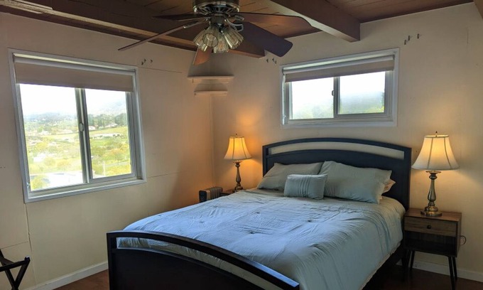 East Grove Cottage | Pool house - Close to San Diego Zoo Safari Park and Wineries.