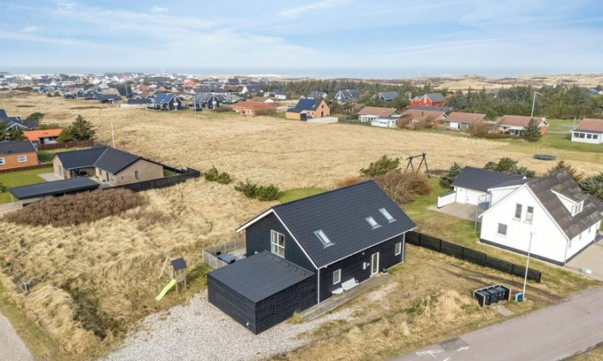 Vorupør House | Pool house with activity room, built in 2020, with a view of the North Sea.