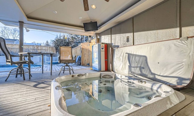 Arvada House | Pool I Hot Tub I Guest Suite I Fireplace I Arvada