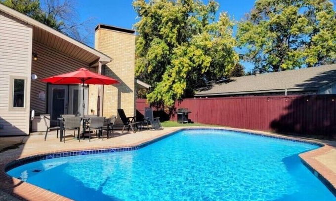 Plano House | Pool + Jacuzzi: A Gem, The Perfect House of Zen
