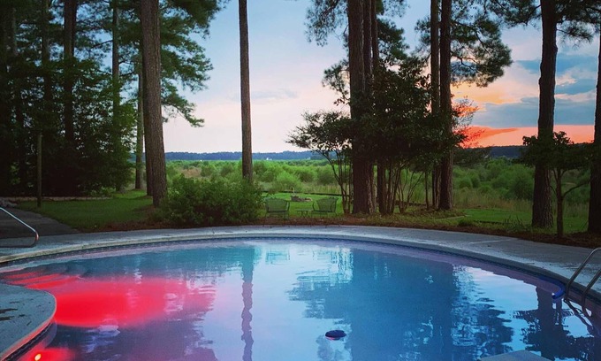 Vass House | Pool side Paradise near Fort Liberty, Pinehurst, Southern Pines, hot tub & Golf!