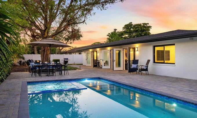 Arlington Park House | Pool, Spa, and Private Gym in the Heart of Sarasota