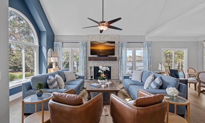 Mount Mourne House | Pool, Spa, firepit, kayaks, paddle-boards, amazing location, premium comfort!