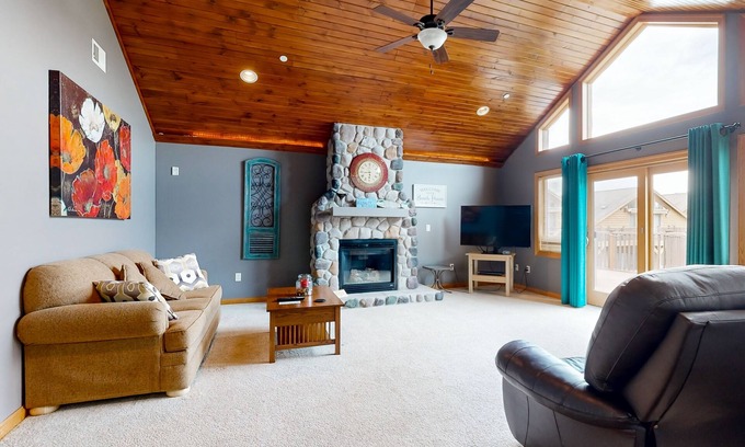 Arkdale Condo | Pool View Condo, with Jetted Tub, Fireplace, Shared Pool & Resort Amenities